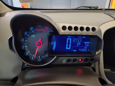 Used 2014 Chevrolet Sonic LT FWD image 23