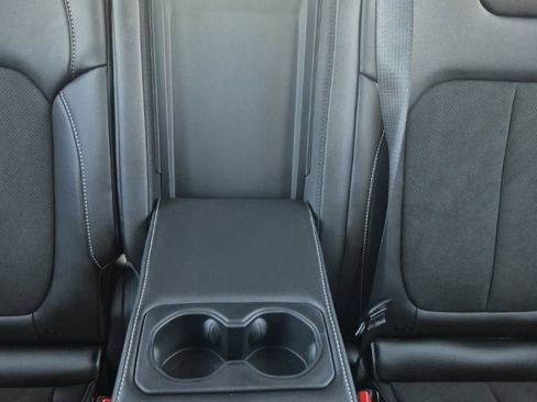 Used 2025 Jeep Grand Cherokee Altitude image 50