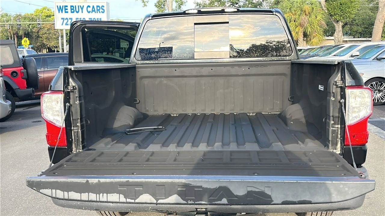 Used 2017 Nissan Titan SV RWD image 34