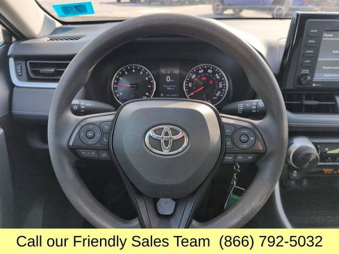 Used 2020 Toyota RAV4 LE image 17