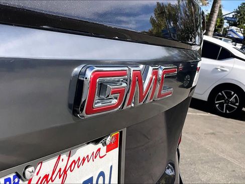 Used 2024 GMC Yukon XL AT4 w/ Technology Package image 30