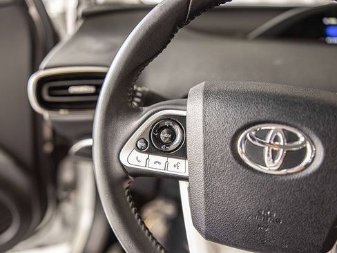 Used 2018 Toyota Prius Prime Premium image 24