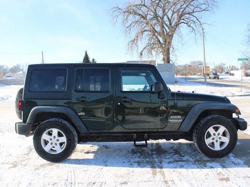 Used 2011 Jeep Wrangler Unlimited Sport image 3