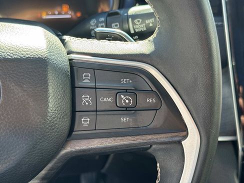 Used 2022 Jeep Grand Cherokee Limited 4xe image 19