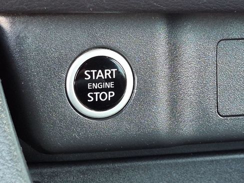 Used 2023 Nissan Rogue S AWD/4WD image 16