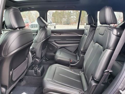 New 2025 Jeep Grand Cherokee L Limited w/ Black Appearance Package image 25