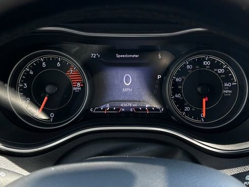 Used 2020 Jeep Cherokee Trailhawk AWD/4WD image 40