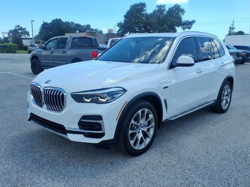 Used 2022 BMW X5 xDrive45e AWD/4WD image 3
