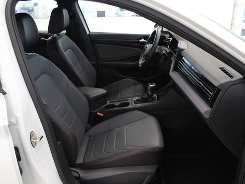 Used 2025 Volkswagen Jetta GLI Autobahn FWD image 15