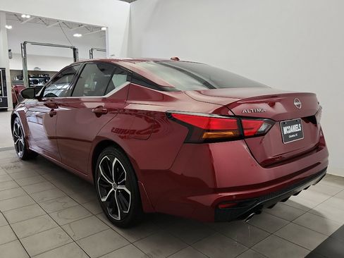 Used 2024 Nissan Altima 2.5 SR w/ SR Premium Package image 5