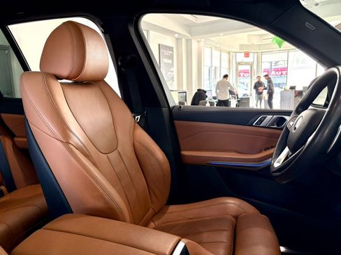 Used 2022 BMW X5 xDrive40i w/ Premium Package image 18