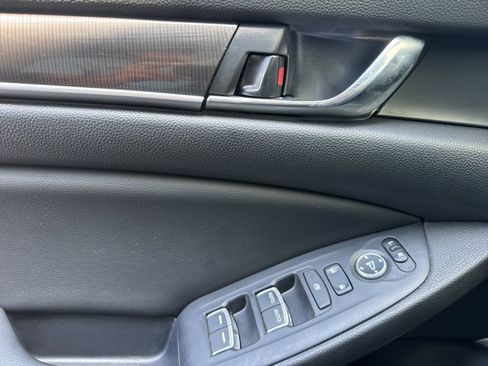 Used 2022 Honda Accord Sport image 11