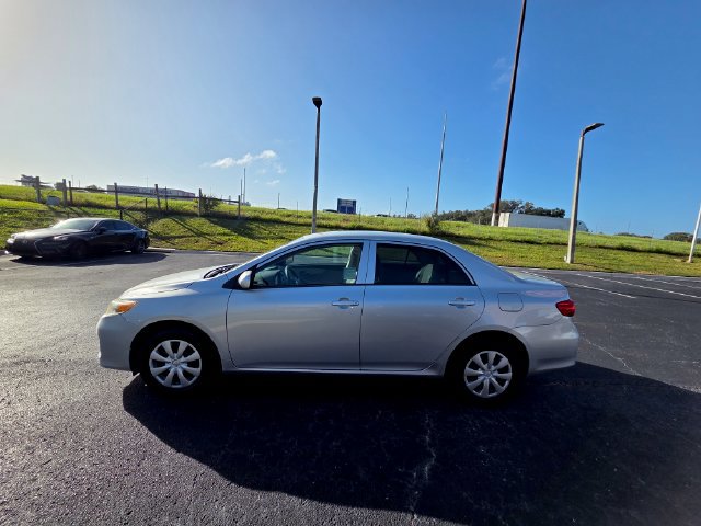 Used 2013 Toyota Corolla L FWD image 8