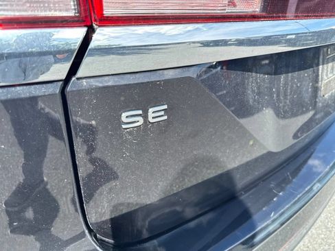 Used 2024 Volkswagen Atlas SE AWD/4WD image 8