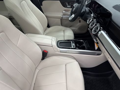 Used 2026 Mercedes-Benz GLB 250 4MATIC image 30