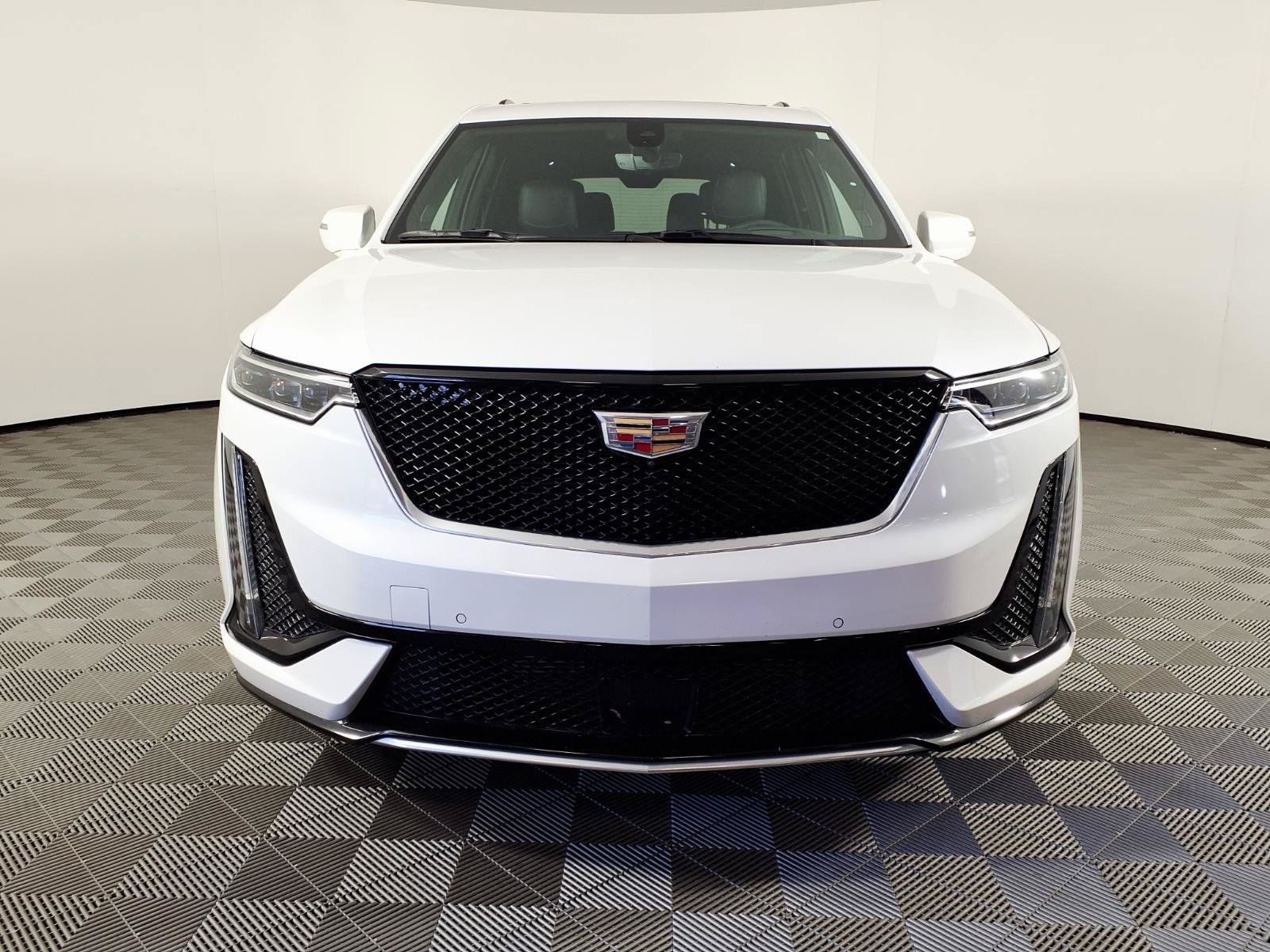 Certified 2024 Cadillac XT6 Sport w/ Platinum Package AWD/4WD image 2