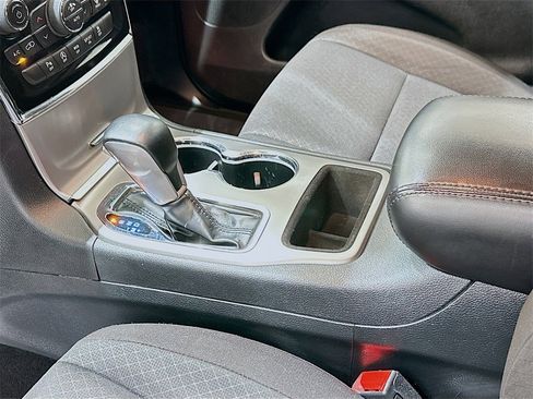 Used 2022 Jeep Grand Cherokee Laredo E image 16