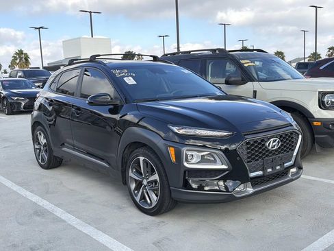 Used 2021 Hyundai Kona Limited w/ Cargo Package FWD image 3