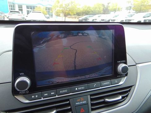 Used 2024 Nissan Altima 2.5 SR FWD image 13