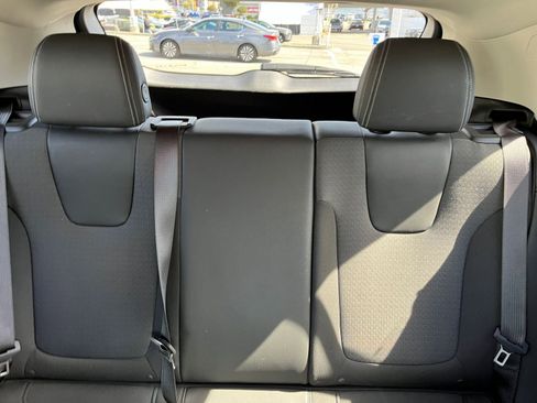 Used 2025 Buick Encore GX Preferred image 39