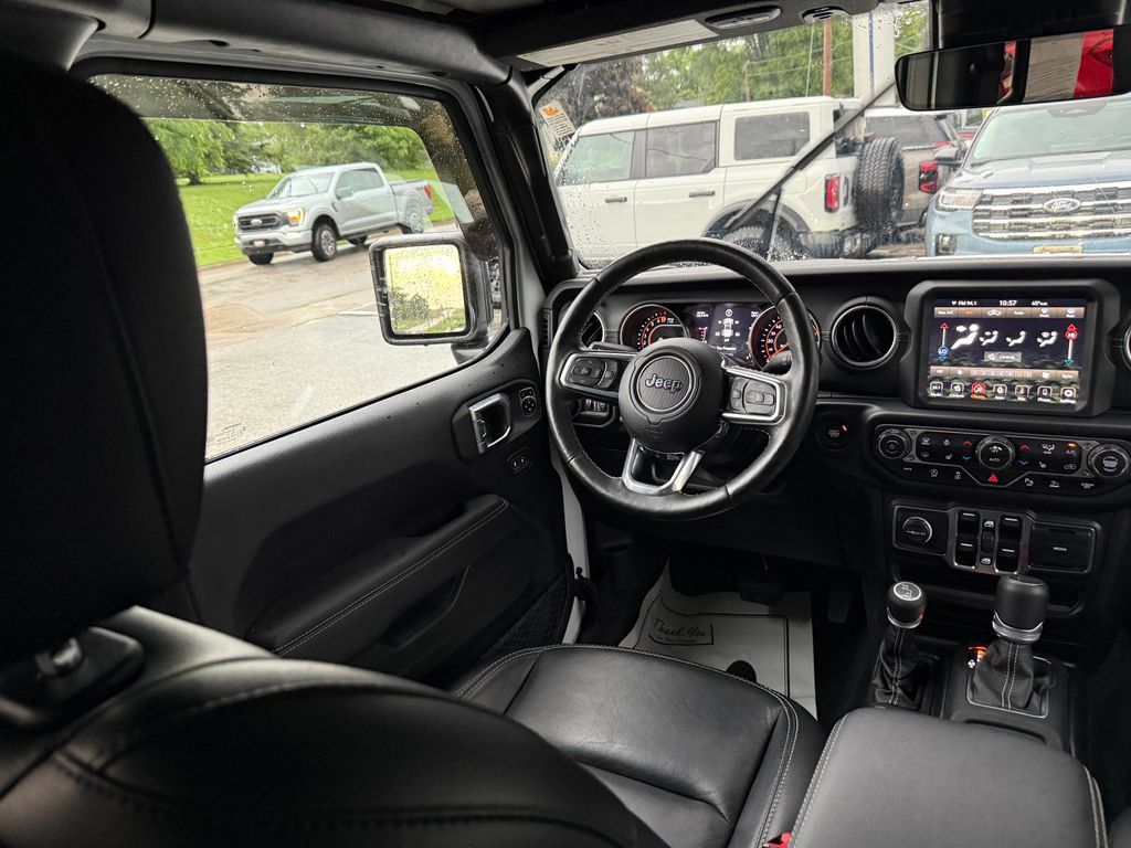 Used 2020 Jeep Gladiator Overland AWD/4WD image 25
