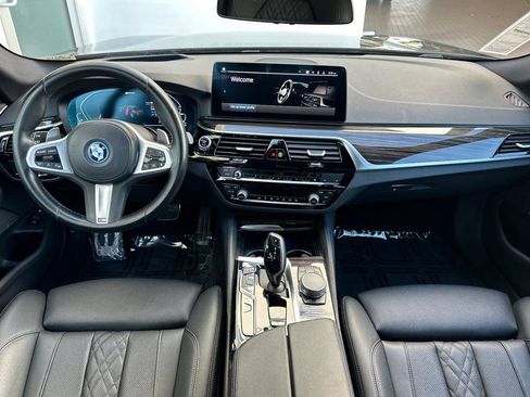 Used 2023 BMW 530e w/ M Sport Package RWD image 14