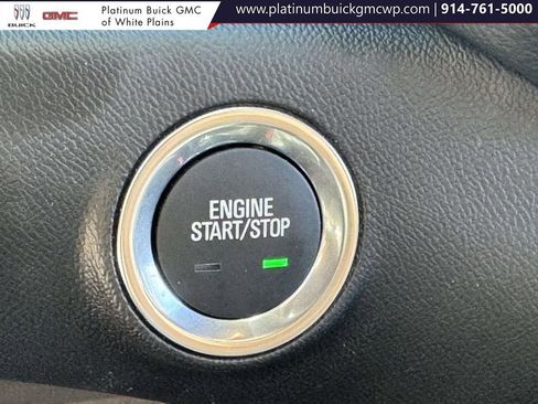 Used 2024 GMC Terrain SLE w/ Driver Convenience Package image 24