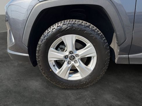 Used 2021 Toyota RAV4 XLE AWD/4WD image 4