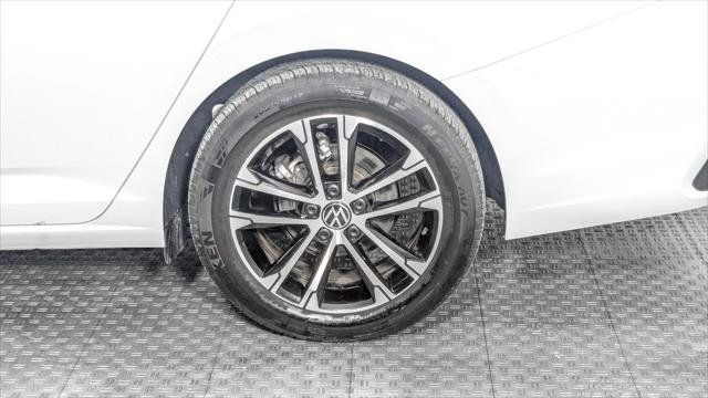 Used 2025 Volkswagen Jetta Sport FWD image 31