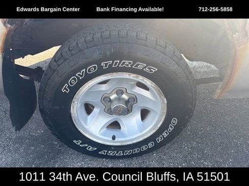 Used 2002 Chevrolet S10 Pickup 2WD Extended Cab w/ Comfort Convenience Pkg image 9