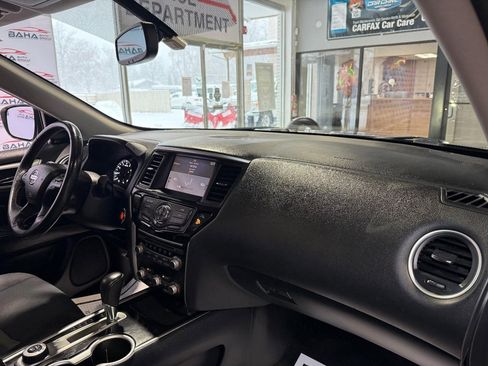 Used 2019 Nissan Pathfinder SV image 48