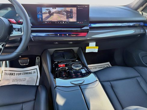 New 2027 BMW M5 w/ Executive Package AWD/4WD image 19