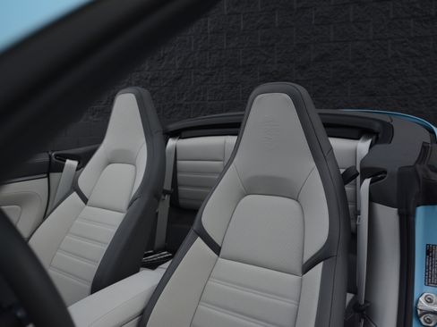 Certified 2025 Porsche 911 Carrera RWD image 5