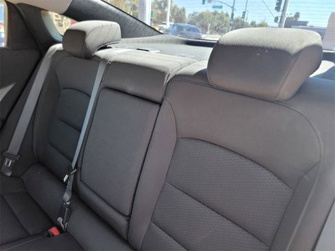 Used 2020 Chevrolet Malibu LT image 17