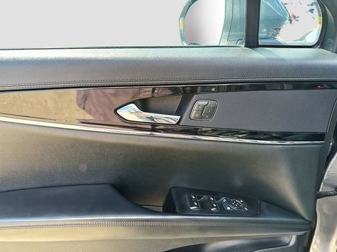 Used 2021 Lincoln Nautilus FWD w/ Equipment Group 101A image 9