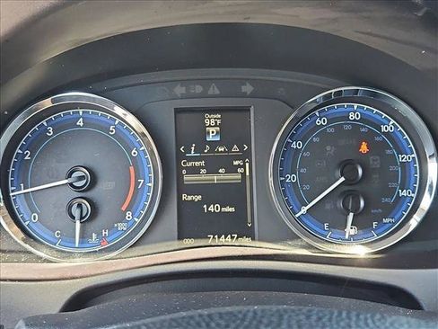 Used 2018 Toyota Corolla SE w/ SE Premium Package FWD image 10