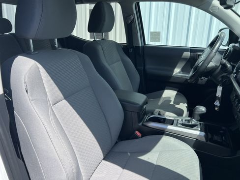 Used 2021 Toyota Tacoma SR5 RWD image 22