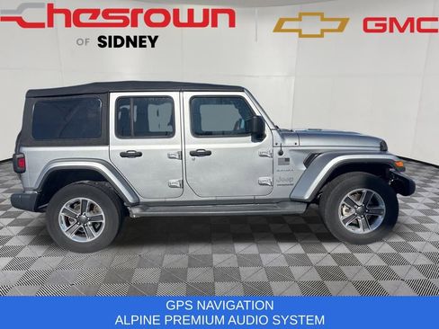 Used 2018 Jeep Wrangler Unlimited Sahara image 6