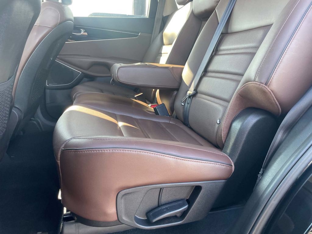 Used 2020 Kia Sorento SX FWD image 25