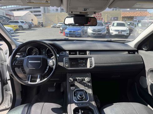 Used 2018 Land Rover Range Rover Evoque SE AWD/4WD image 18