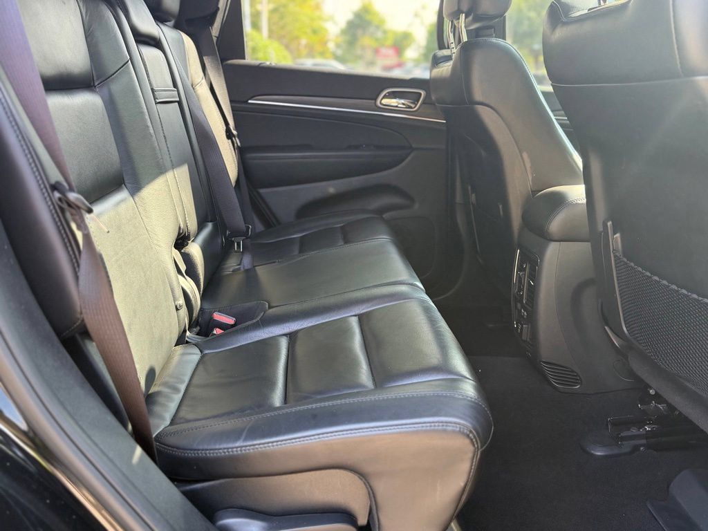 Used 2019 Jeep Grand Cherokee Limited AWD/4WD image 18