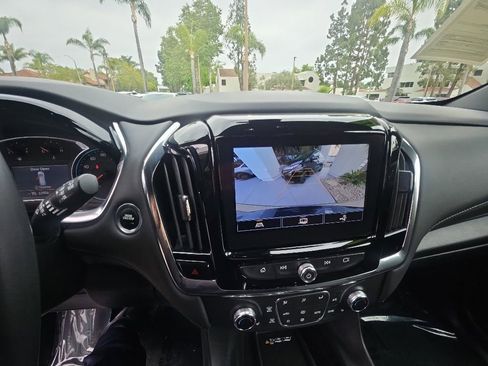 Used 2023 Chevrolet Traverse LT FWD image 19