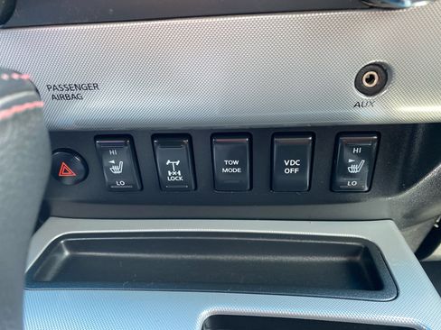 Used 2010 Nissan Titan PRO-4X w/ Pro-4x Leather Pkg image 23