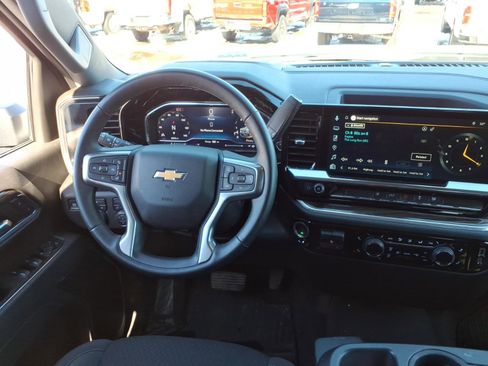 Used 2025 Chevrolet Silverado 2500 LT w/ Convenience Package image 14