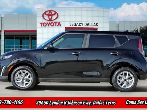 Used 2025 Kia Soul LX w/ LX Technology Package FWD image 5