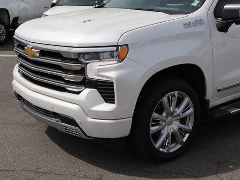 Used 2024 Chevrolet Silverado 1500 High Country w/ High Country Premium Package image 6