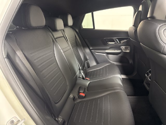 Used 2026 Mercedes-Benz GLC 300 4MATIC image 15