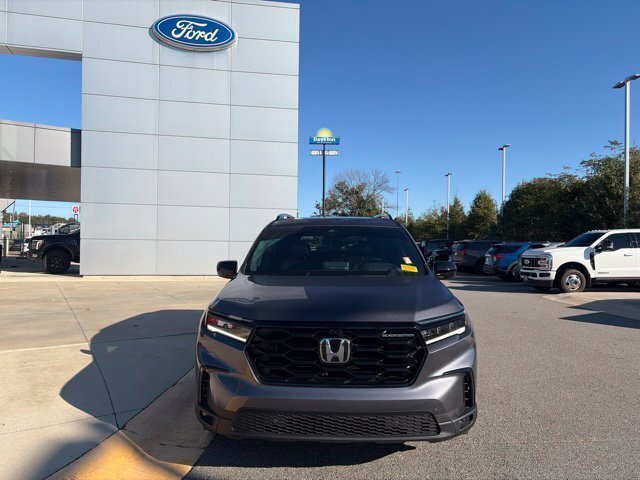 Used 2025 Honda Pilot Black Edition image 8