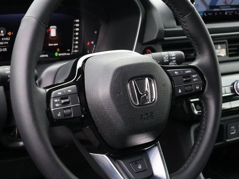 Certified 2025 Honda Pilot Elite image 19