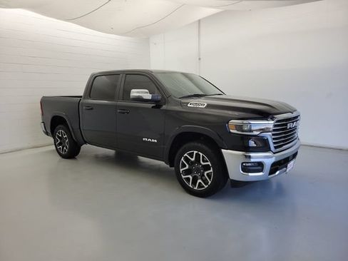 Used 2025 RAM 1500 Laramie AWD/4WD image 4